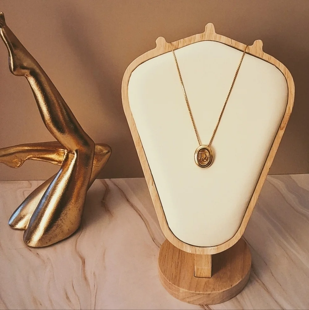 💥 Dior Vintage Gold-Tone Pendant Necklace – Timeless Luxury - Pristine - Picture 2 of 10
